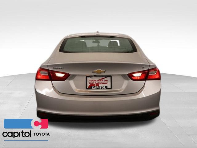 Used 2018 Chevrolet Malibu LT FWD image 3