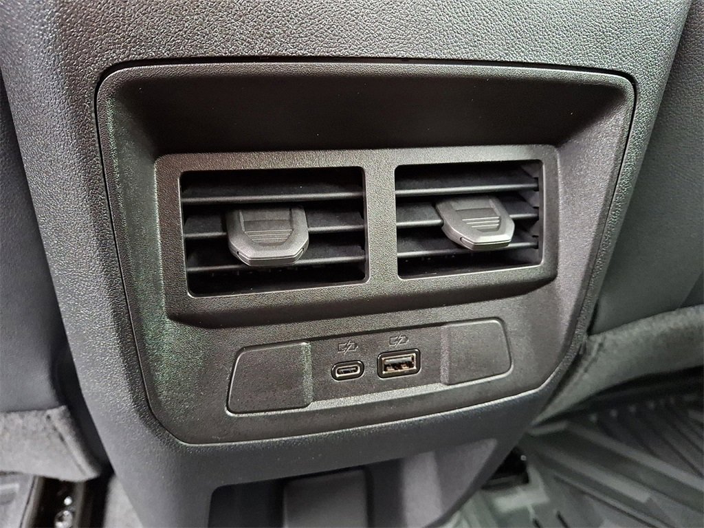 Used 2025 GMC Canyon AT4 w/ AT4X AEV Edition image 11