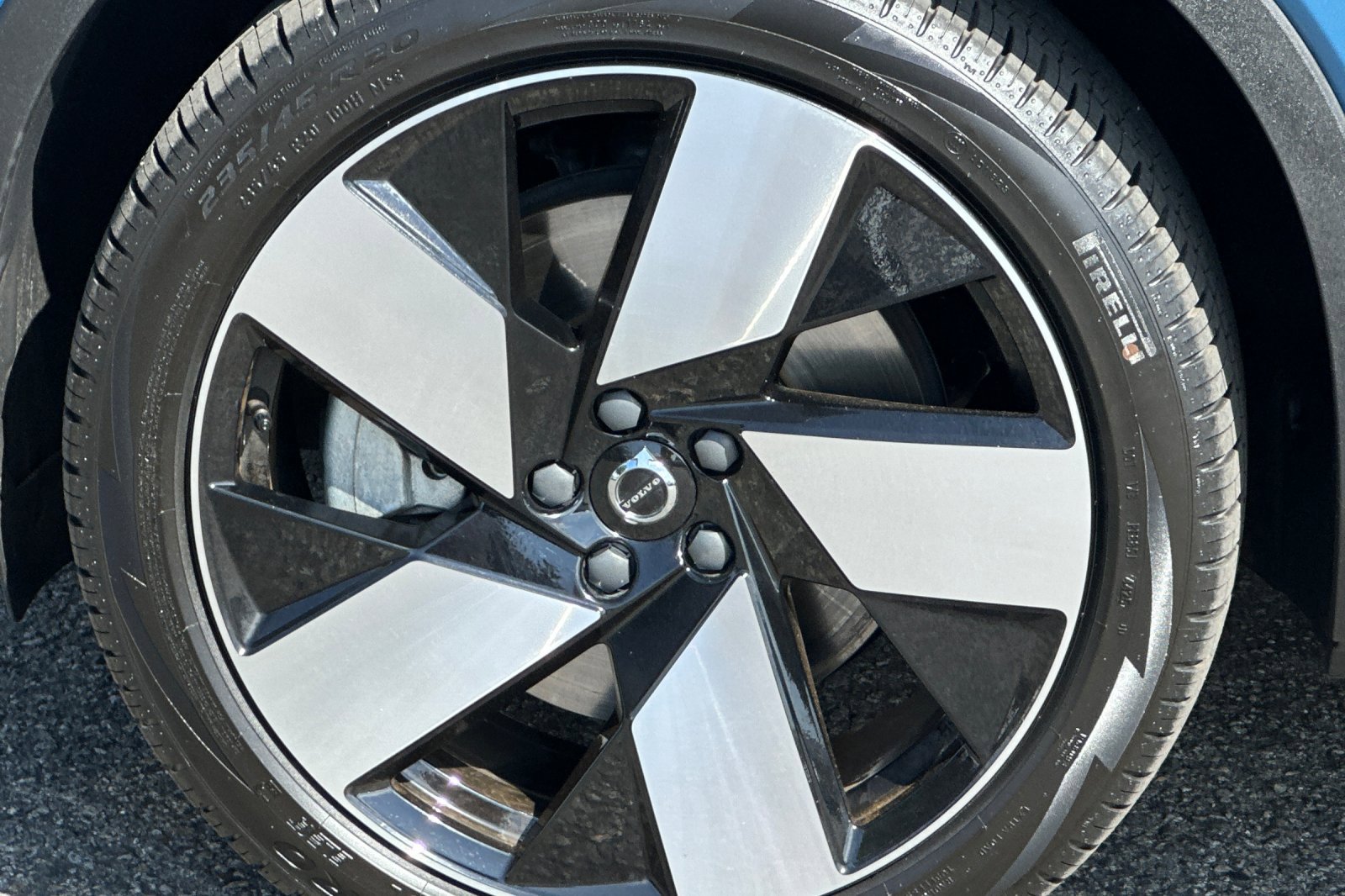 Certified 2023 Volvo C40 P8 Recharge Ultimate AWD/4WD image 33