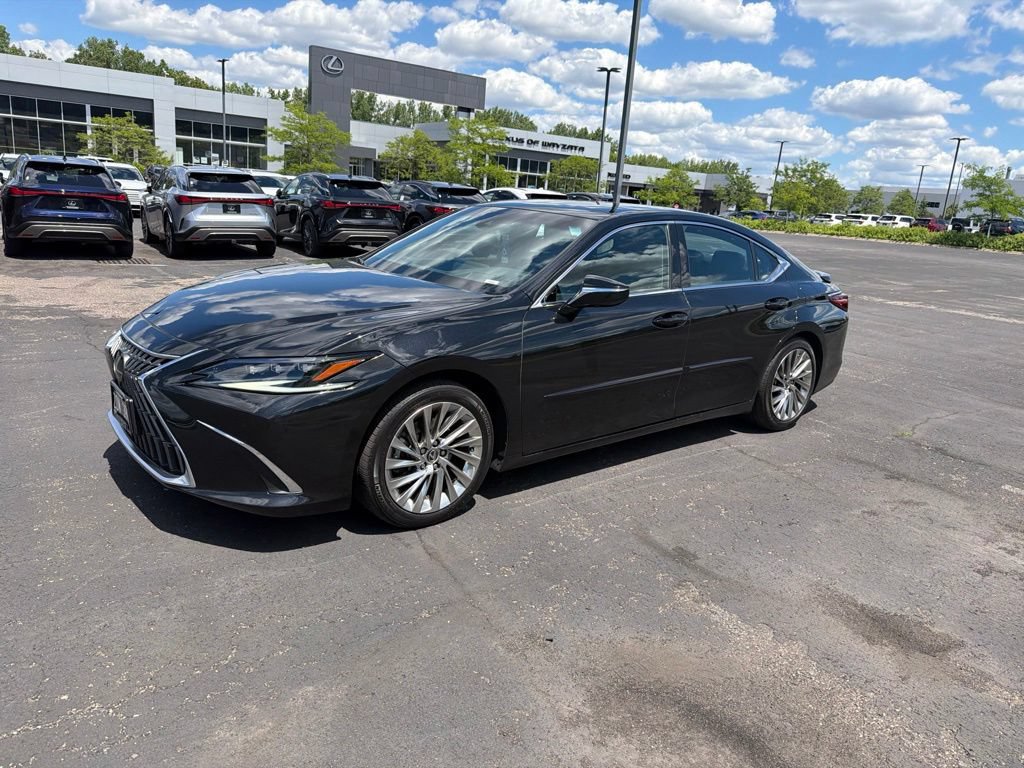 Used 2022 Lexus ES 350 Ultra Luxury w/ Accessory Package 2 FWD image 4