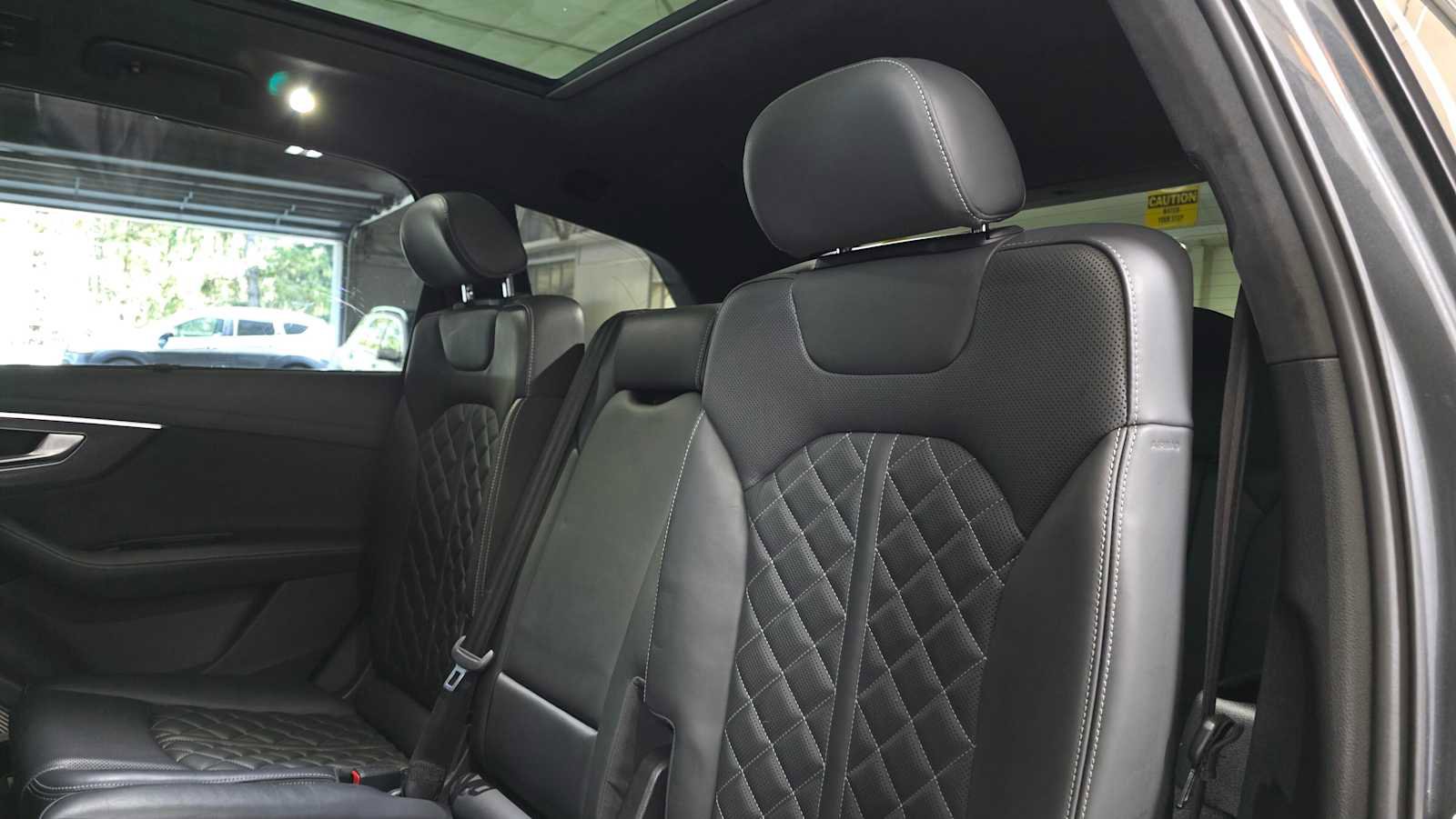 Used 2023 Audi SQ7 Prestige w/ Sport Package image 17