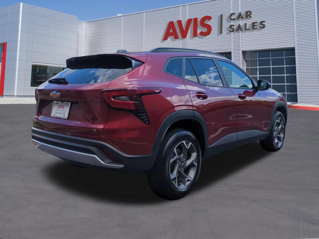 Used 2025 Chevrolet Trax LT w/ LT Convenience Package FWD image 6