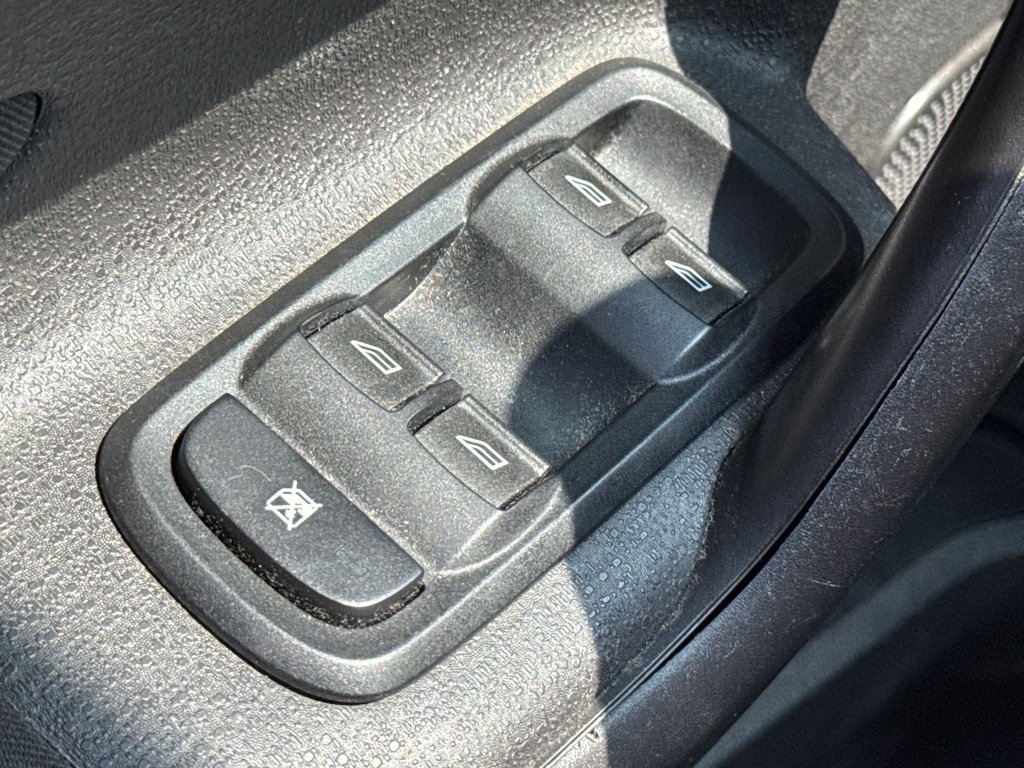 Used 2016 Ford Fiesta SE image 17