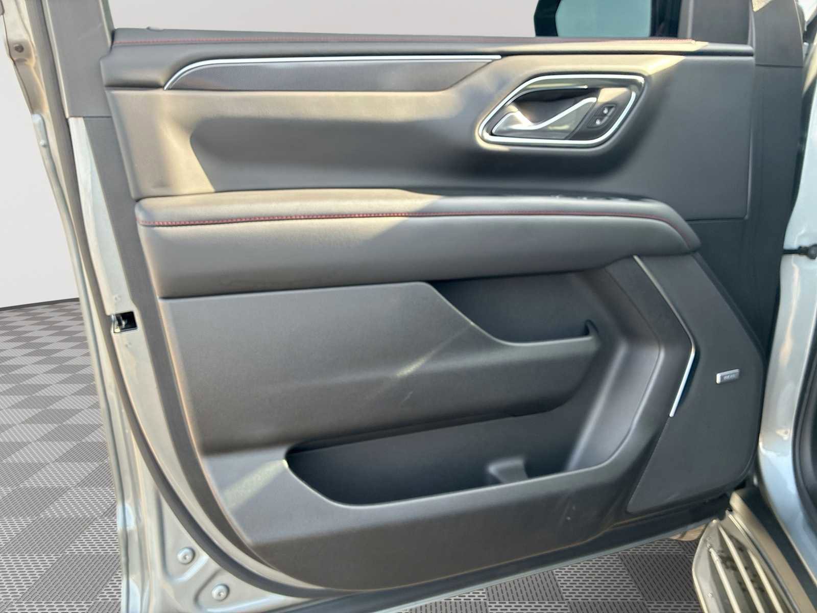 Used 2024 Chevrolet Tahoe RST w/ Luxury Package image 22