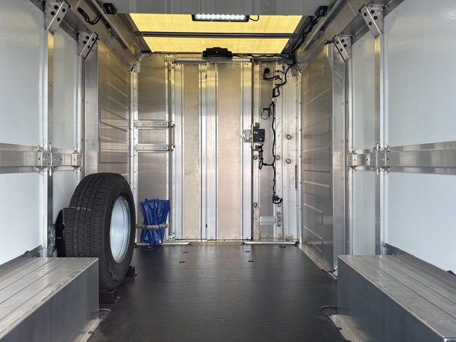 New 2025 Chevrolet Brightdrop 400 image 12