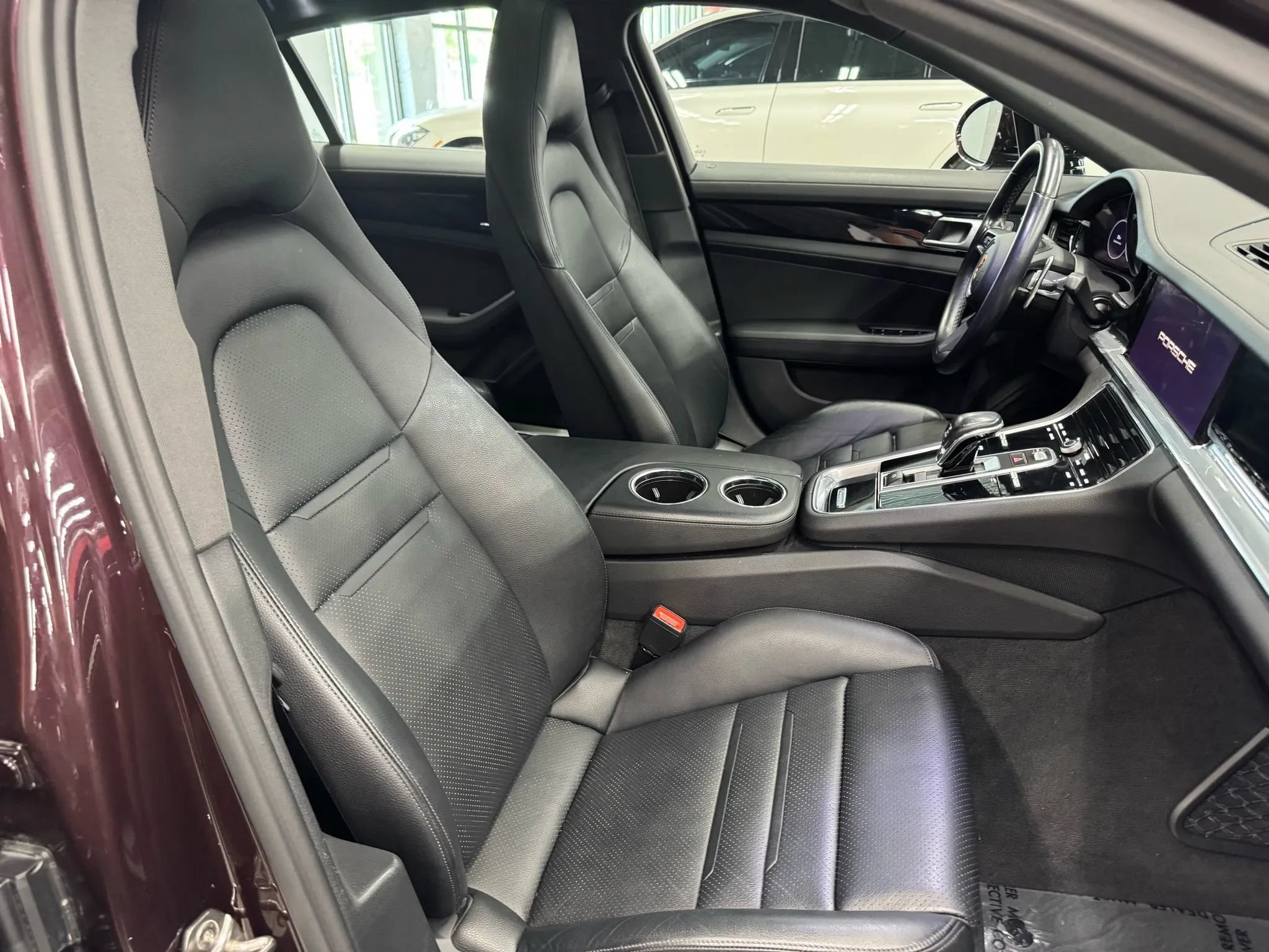 Used 2022 Porsche Panamera 4 AWD/4WD image 36