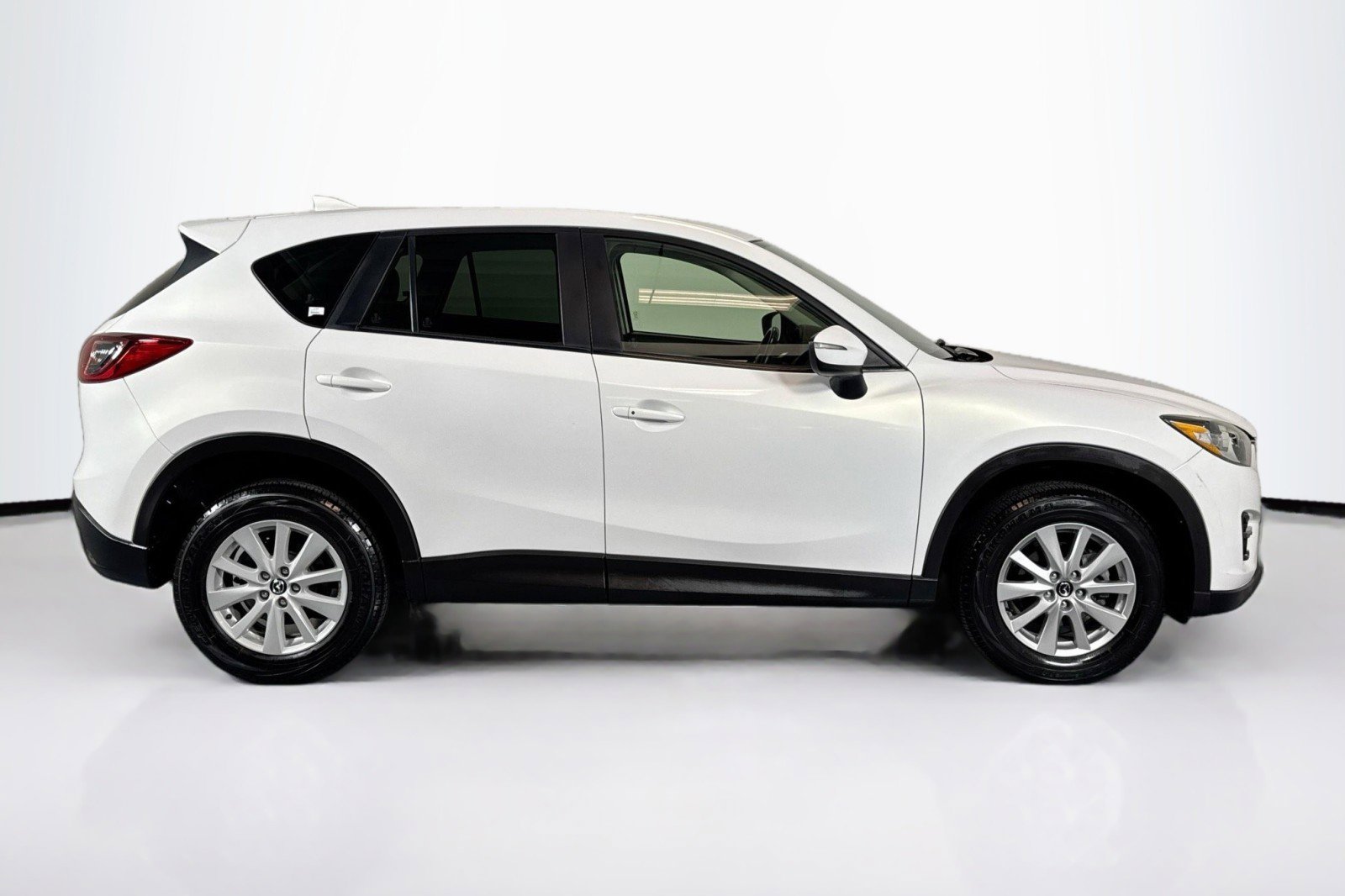 Used 2016 MAZDA CX-5 Touring image 4