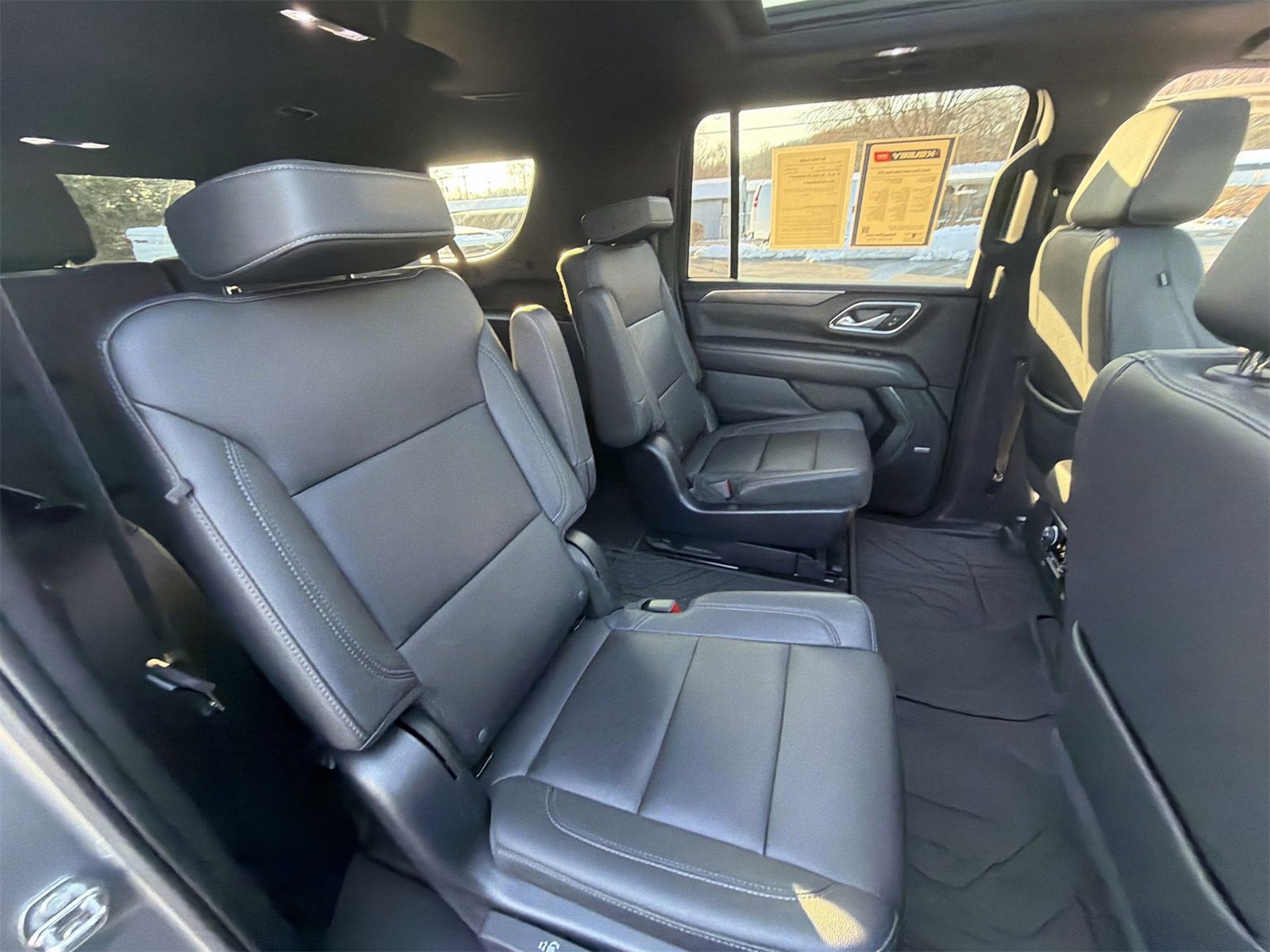 Used 2023 Chevrolet Suburban Z71 w/ Luxury Package image 26