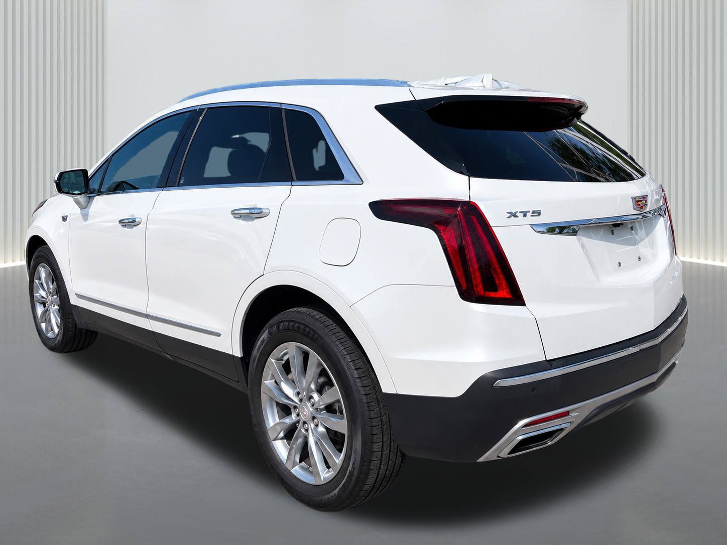Used 2023 Cadillac XT5 Premium Luxury FWD image 4