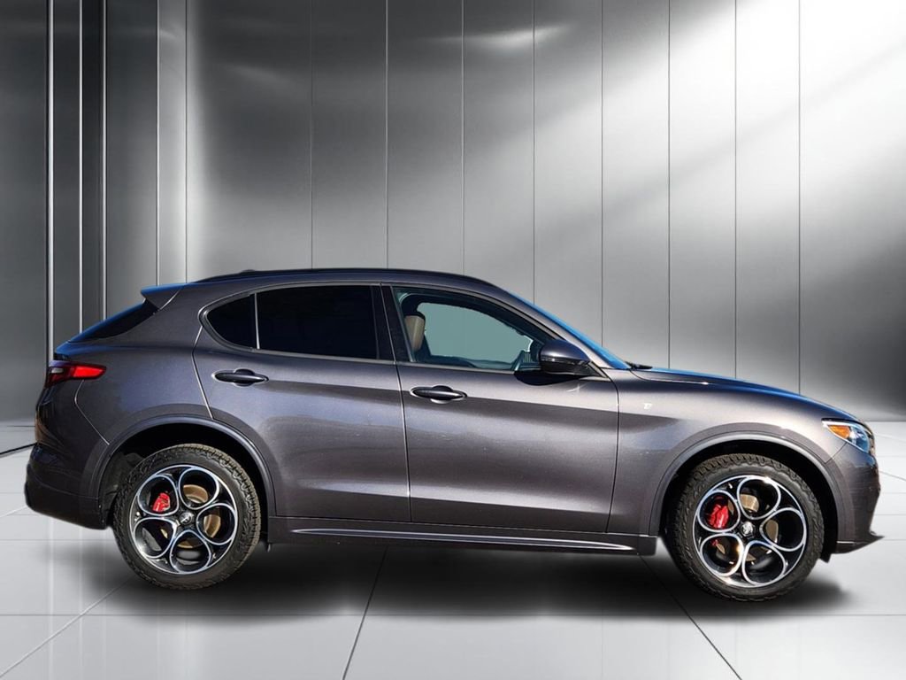 Used 2022 Alfa Romeo Stelvio Ti image 29