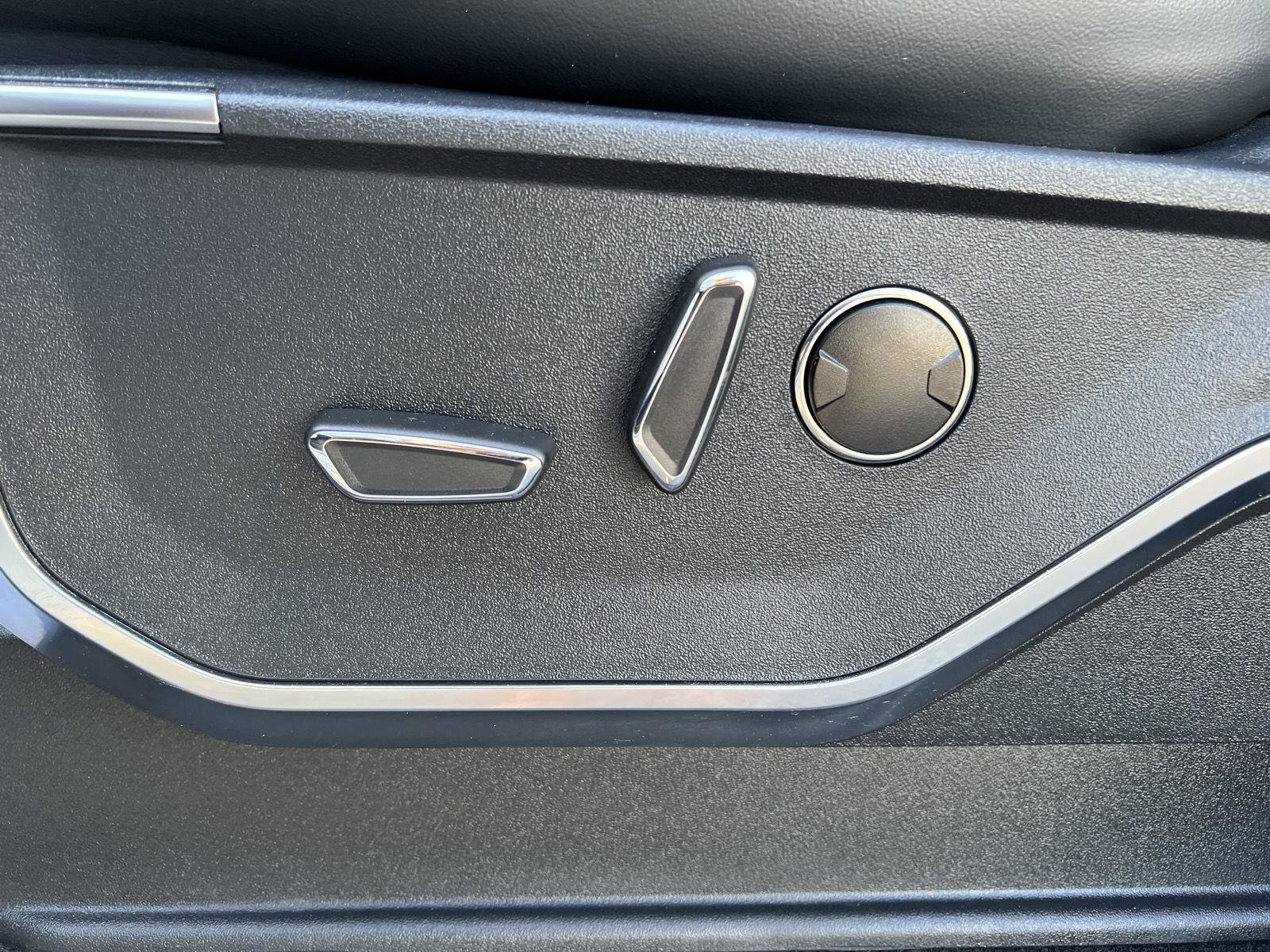 Used 2023 Ford F150 Raptor w/ Blue Interior Package image 22