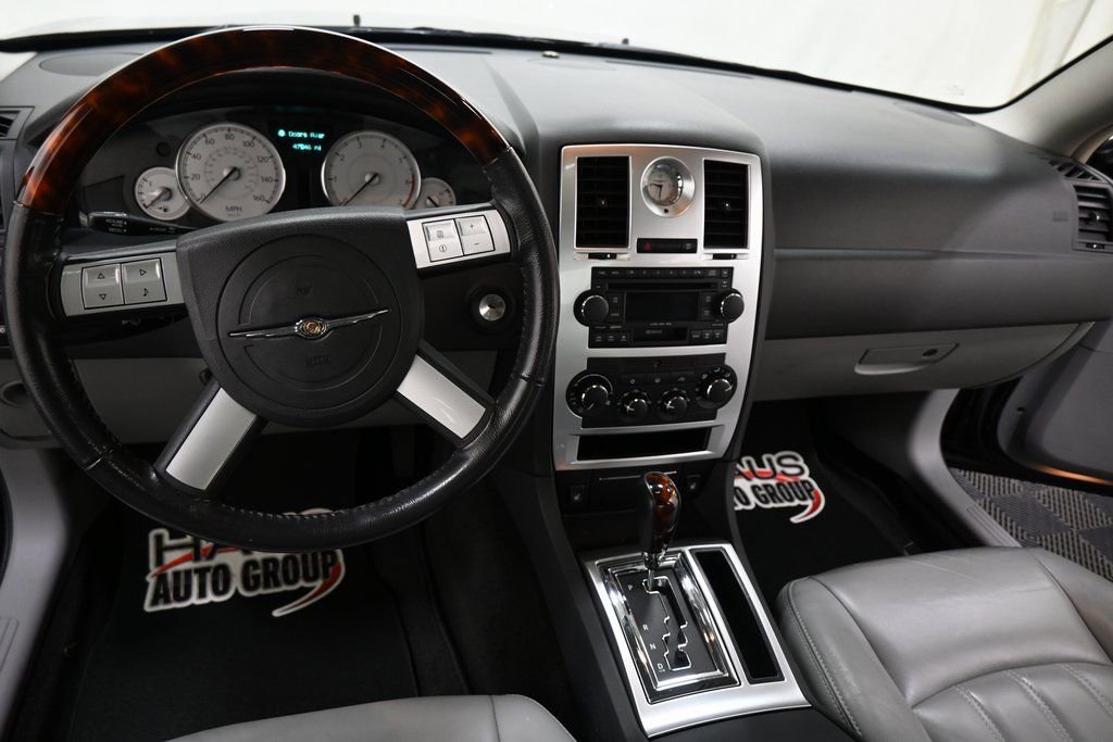 Used 2006 Chrysler 300 C w/ Sound Group II image 5
