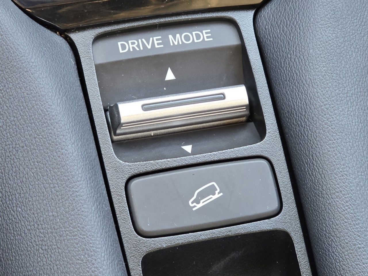 Certified 2023 Honda HR-V LX image 7