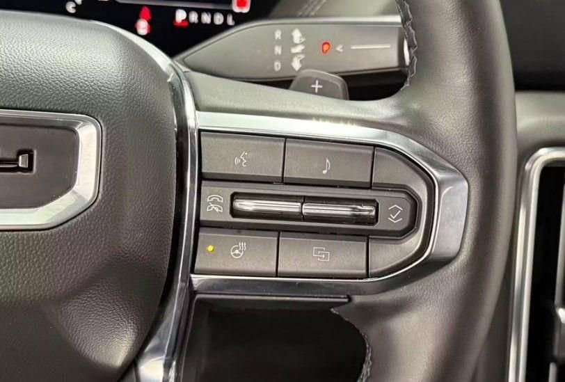 Used 2025 GMC Yukon Denali image 33