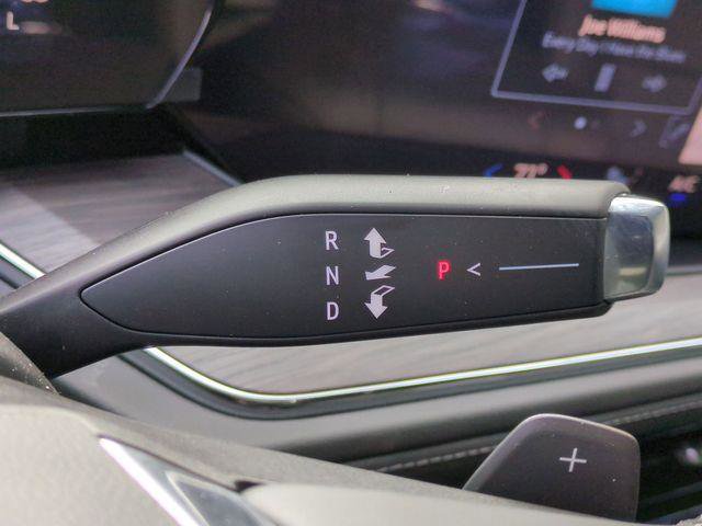 New 2026 Chevrolet Suburban LT image 23