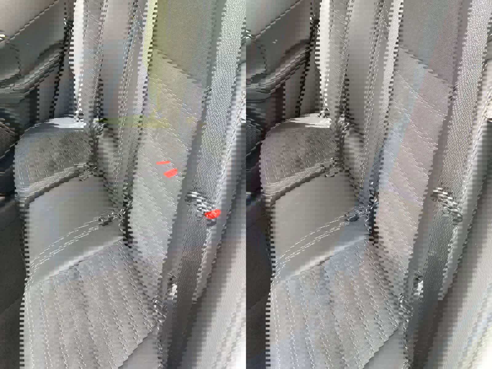 Used 2025 Mitsubishi Outlander SE image 13