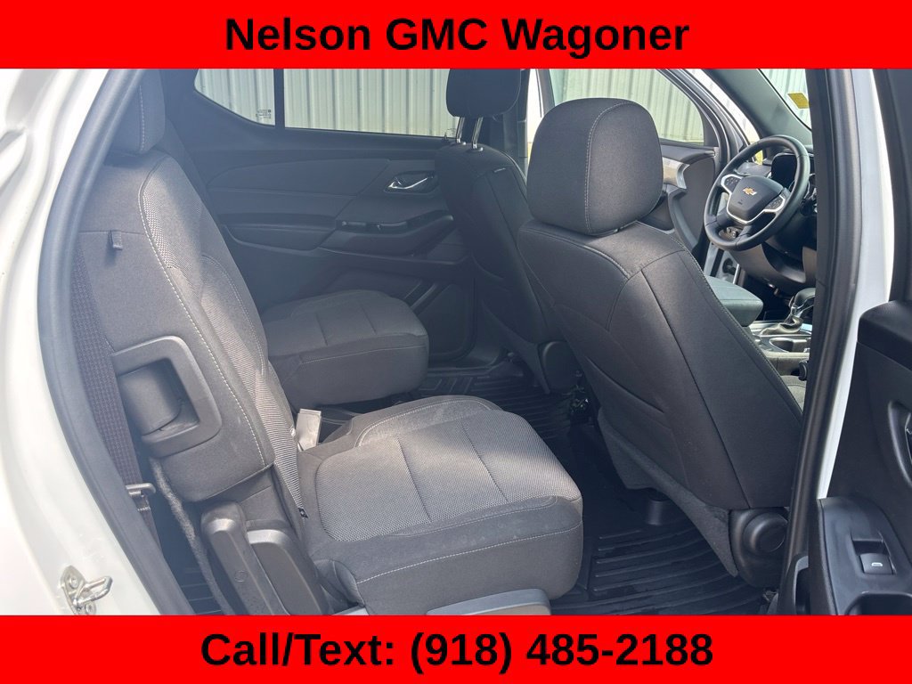 Used 2022 Chevrolet Traverse LT FWD image 17