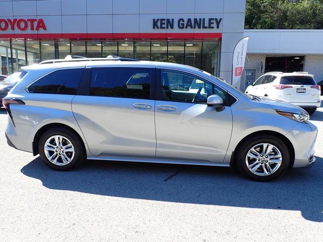 Certified 2025 Toyota Sienna XLE image 2