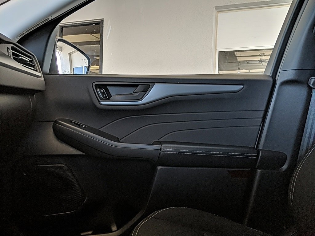 Used 2025 Ford Escape Active image 22