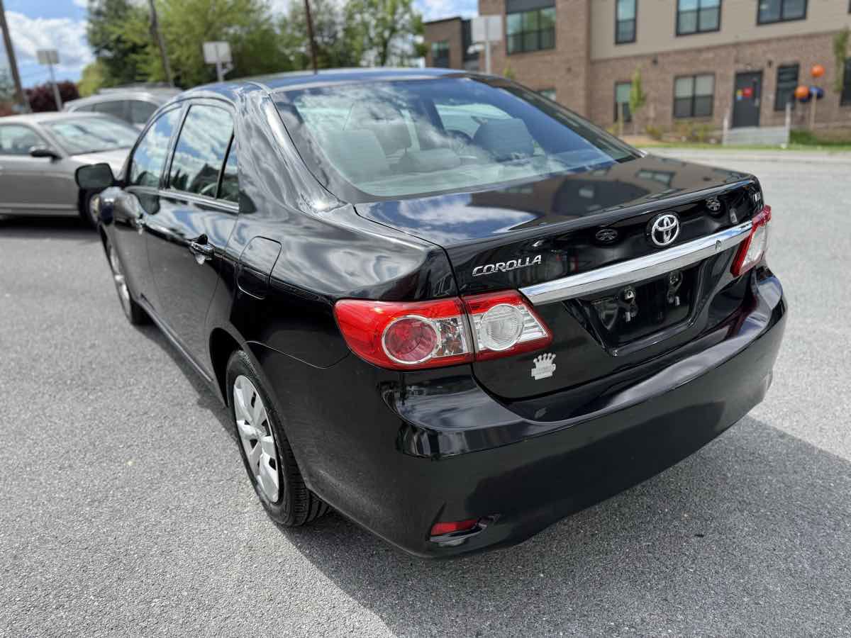 Used 2013 Toyota Corolla LE FWD image 5