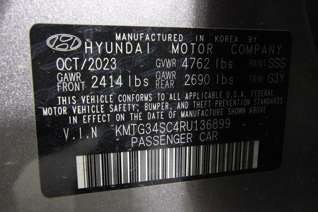 Used 2024 Genesis G70 2.5T w/ Sport Prestige Package image 39