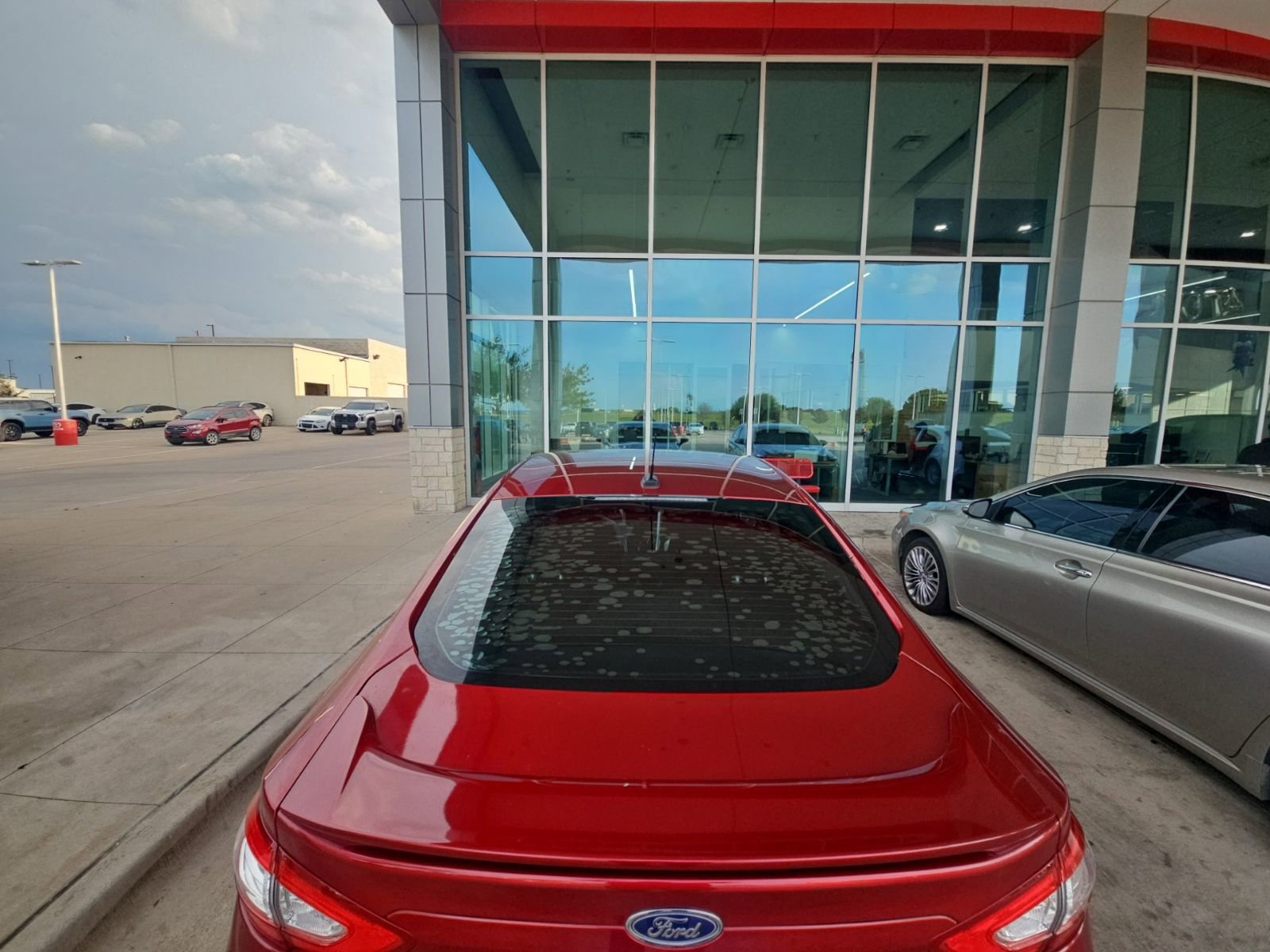 Used 2016 Ford Fusion SE FWD image 14