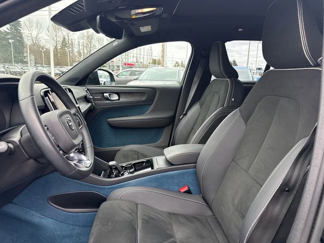 Used 2023 Volvo XC40 Recharge Ultimate image 19