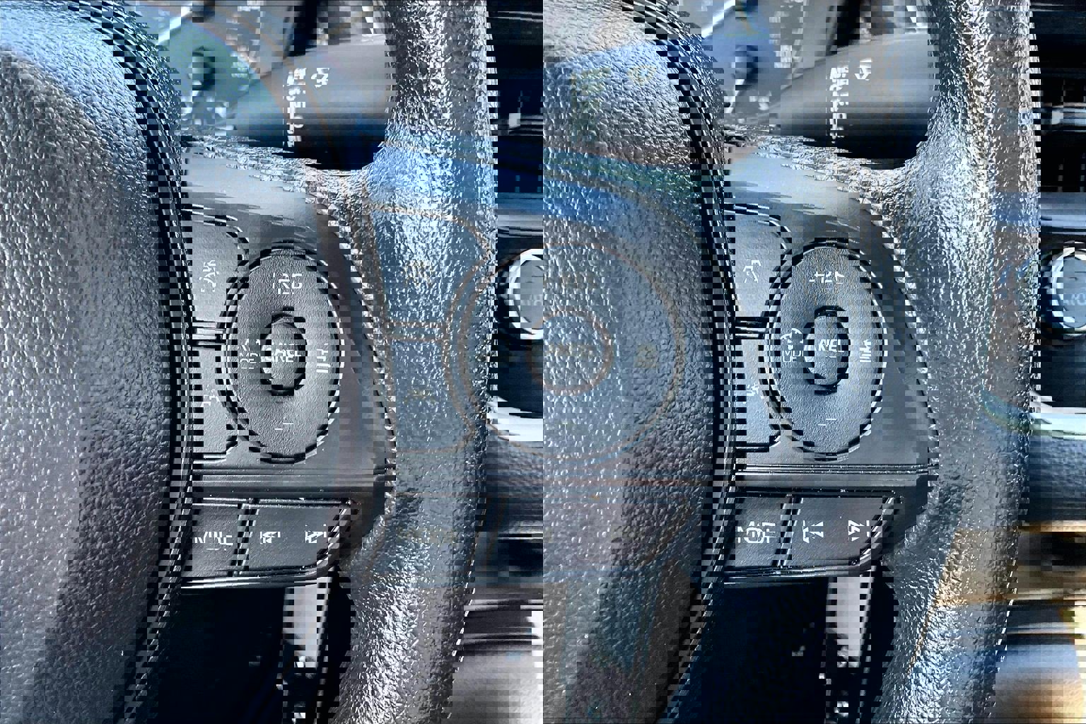 Used 2024 Toyota Corolla LE image 18