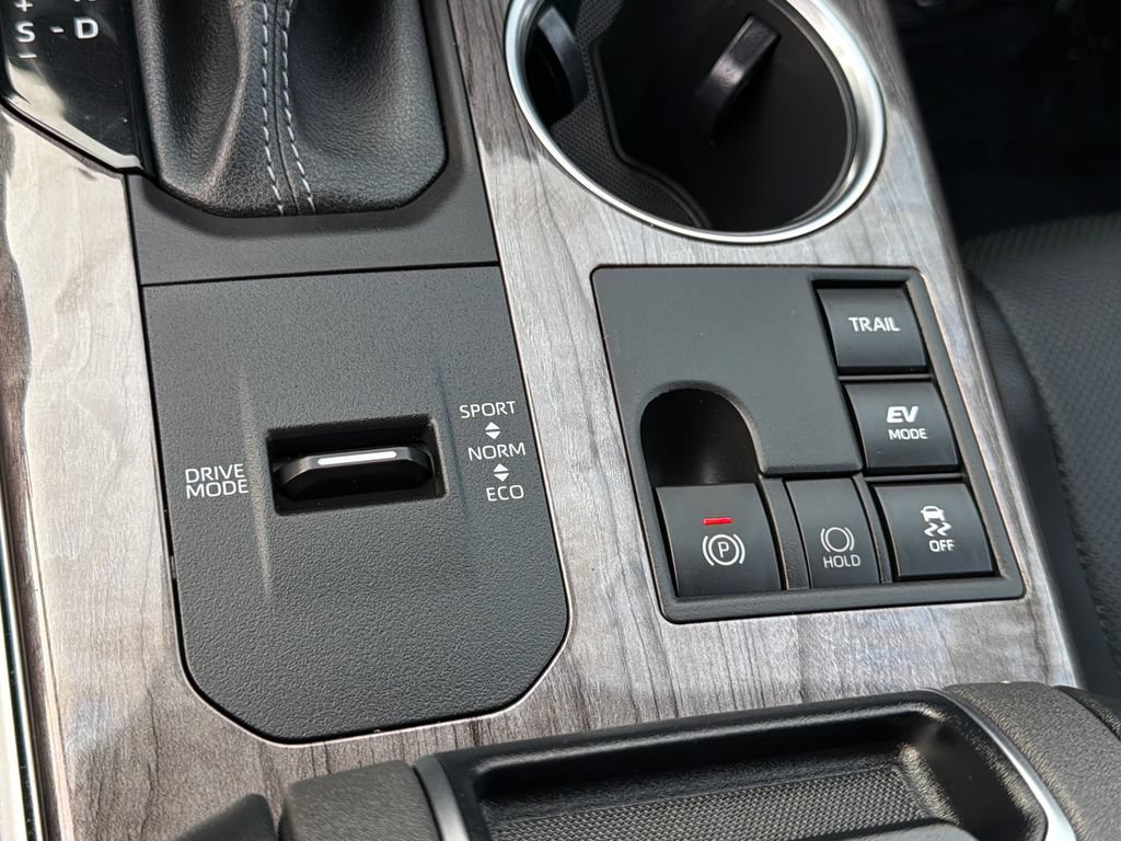 Used 2023 Toyota Highlander Limited AWD/4WD image 37