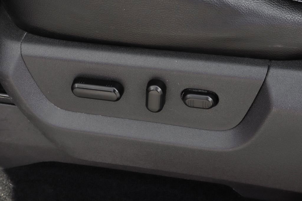 Used 2014 Ford F350 Lariat image 19