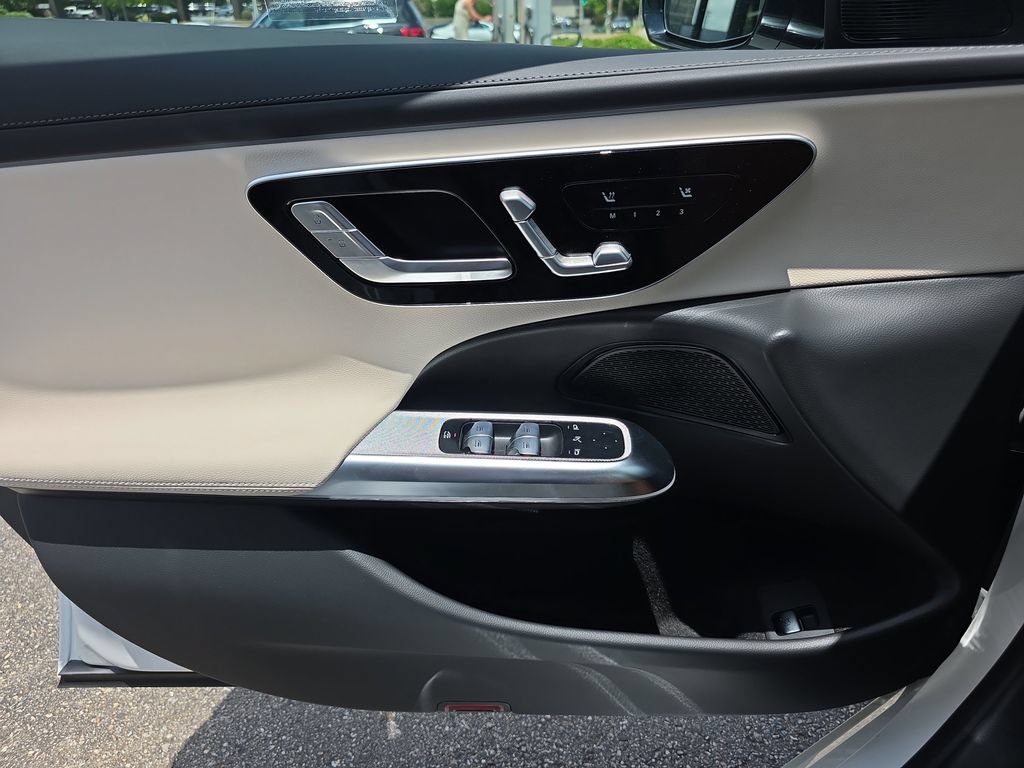 New 2026 Mercedes-Benz E 350 4MATIC Sedan image 19
