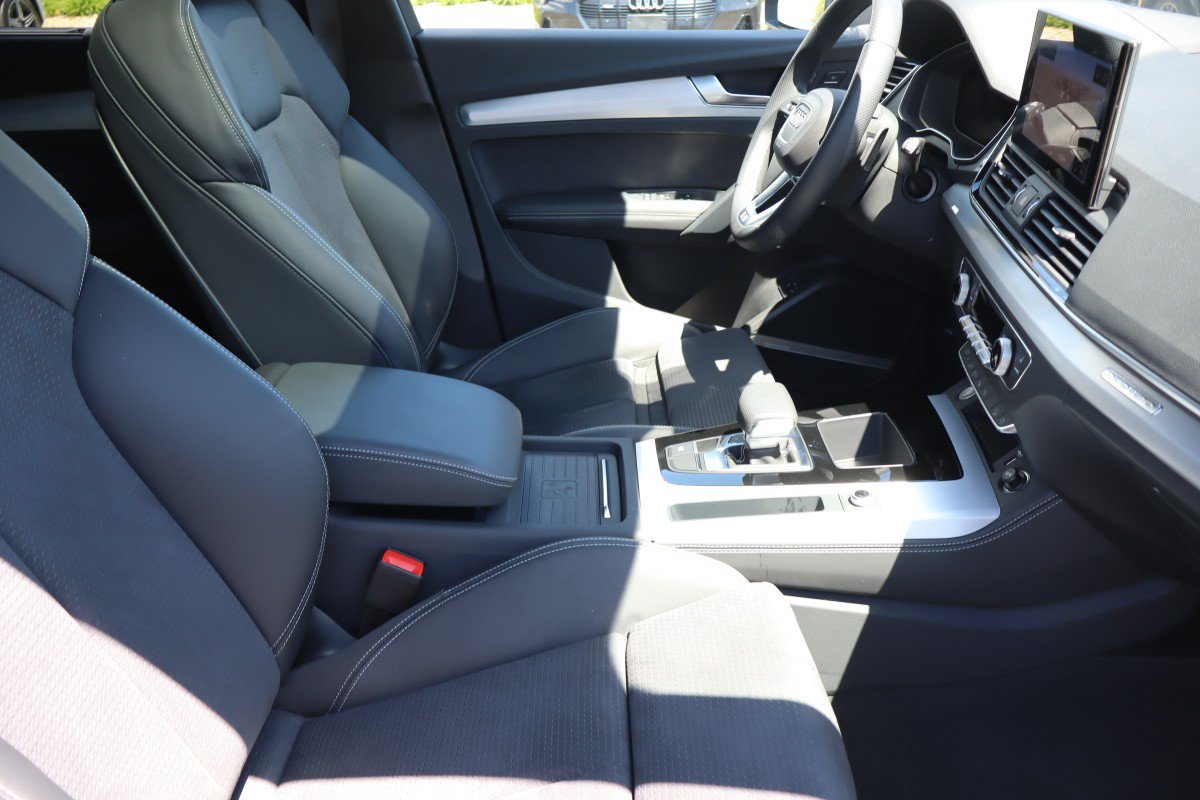 Used 2024 Audi Q5 e Prestige w/ Prestige Package AWD/4WD image 14