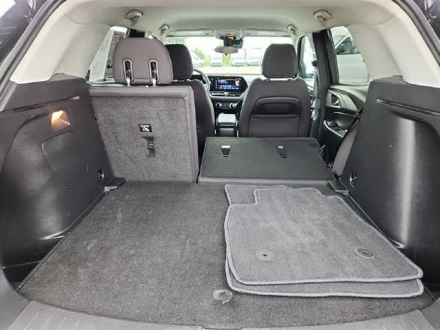 Used 2025 Chevrolet TrailBlazer LT AWD/4WD image 30
