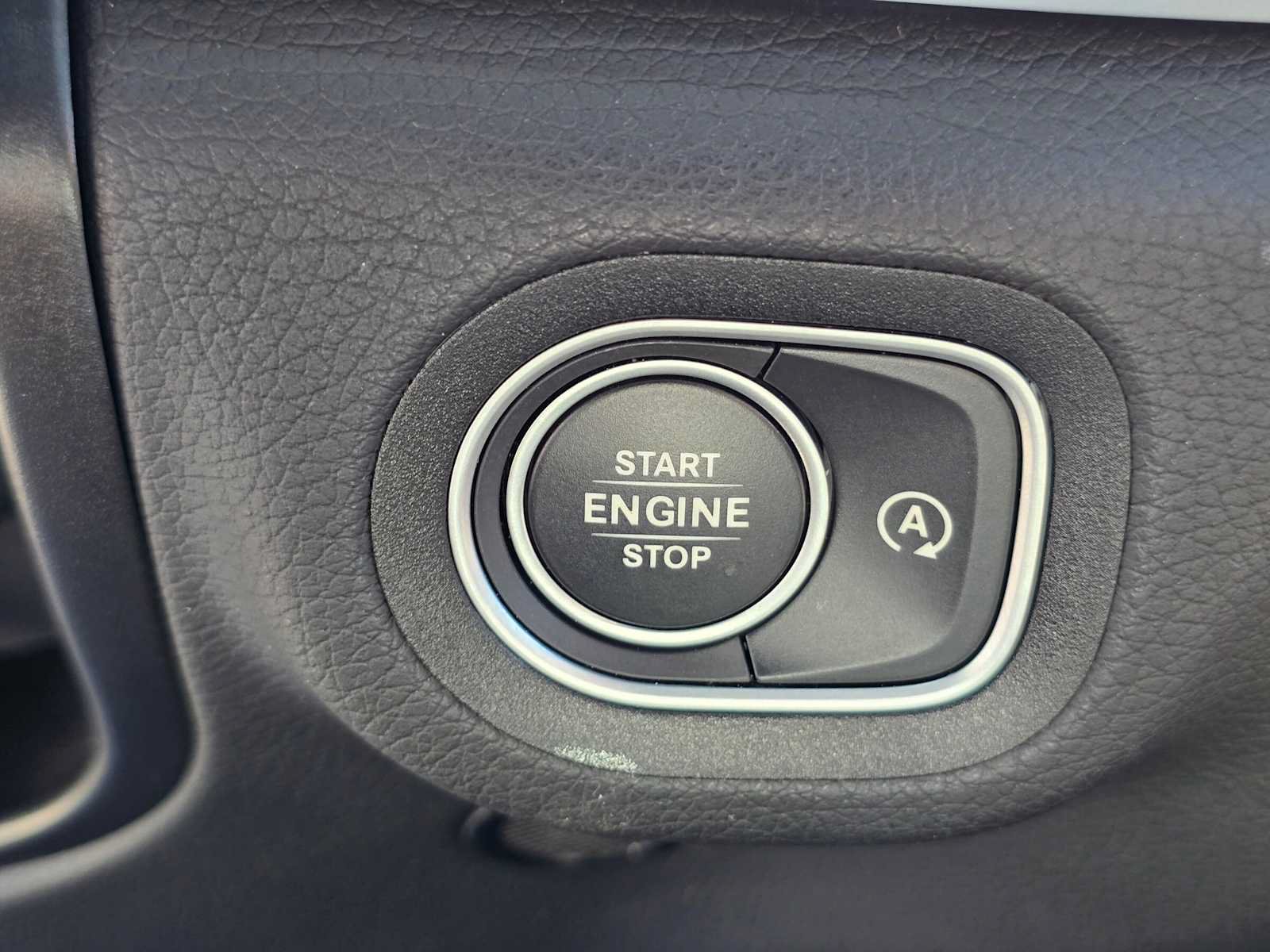Used 2025 Mercedes-Benz GLE 450 4MATIC image 35