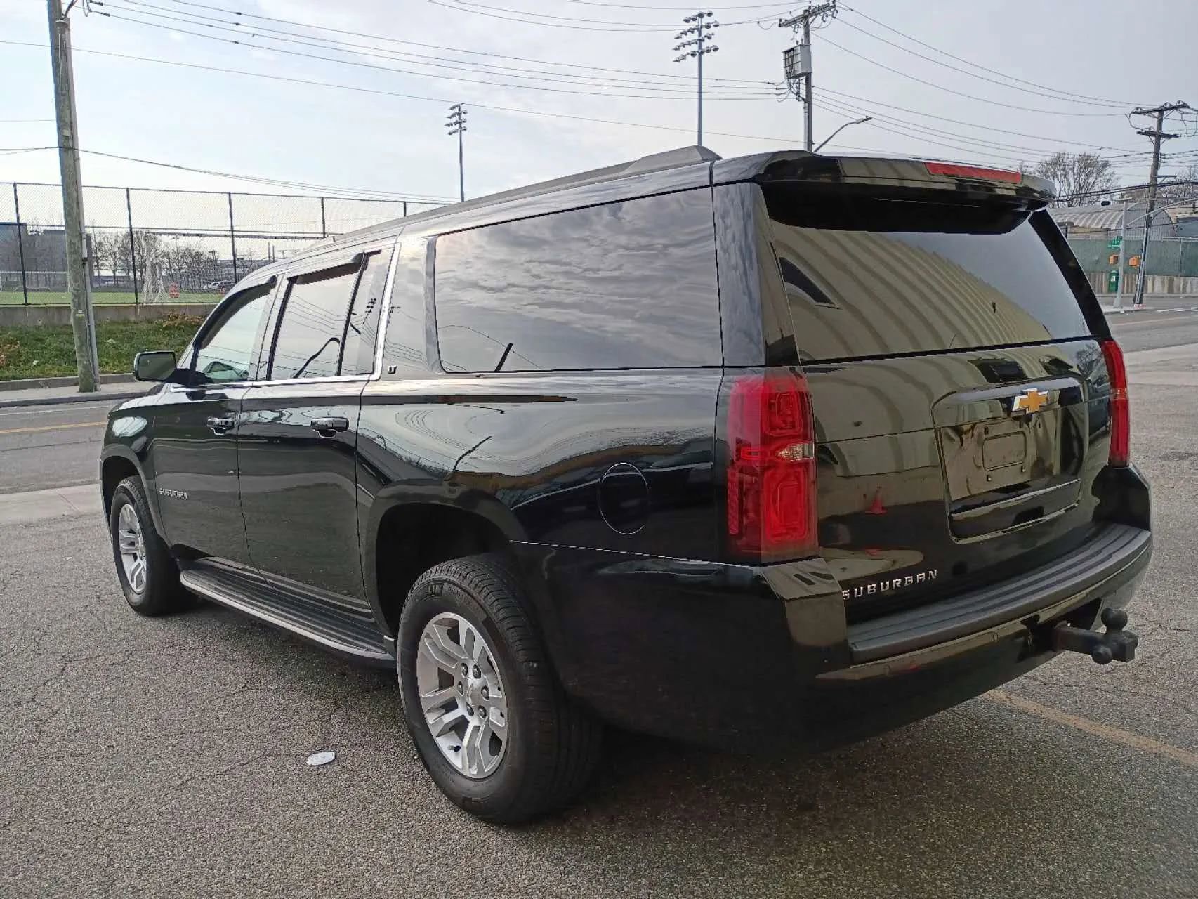 Used 2020 Chevrolet Suburban LT image 5