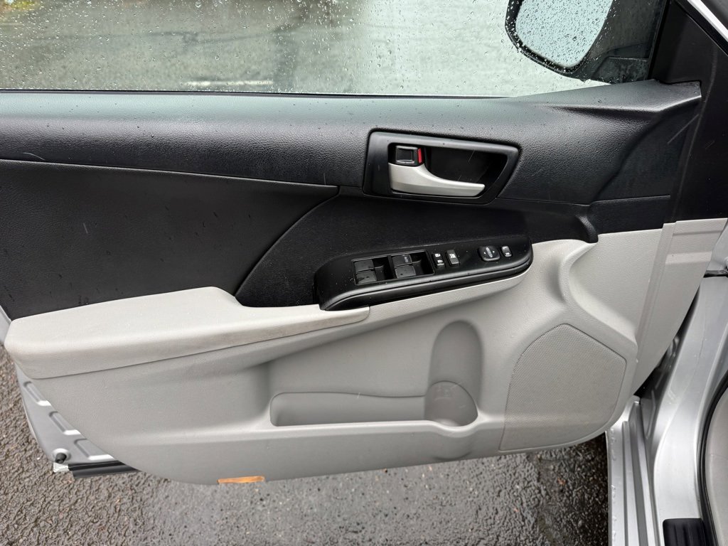 Used 2013 Toyota Camry LE image 13