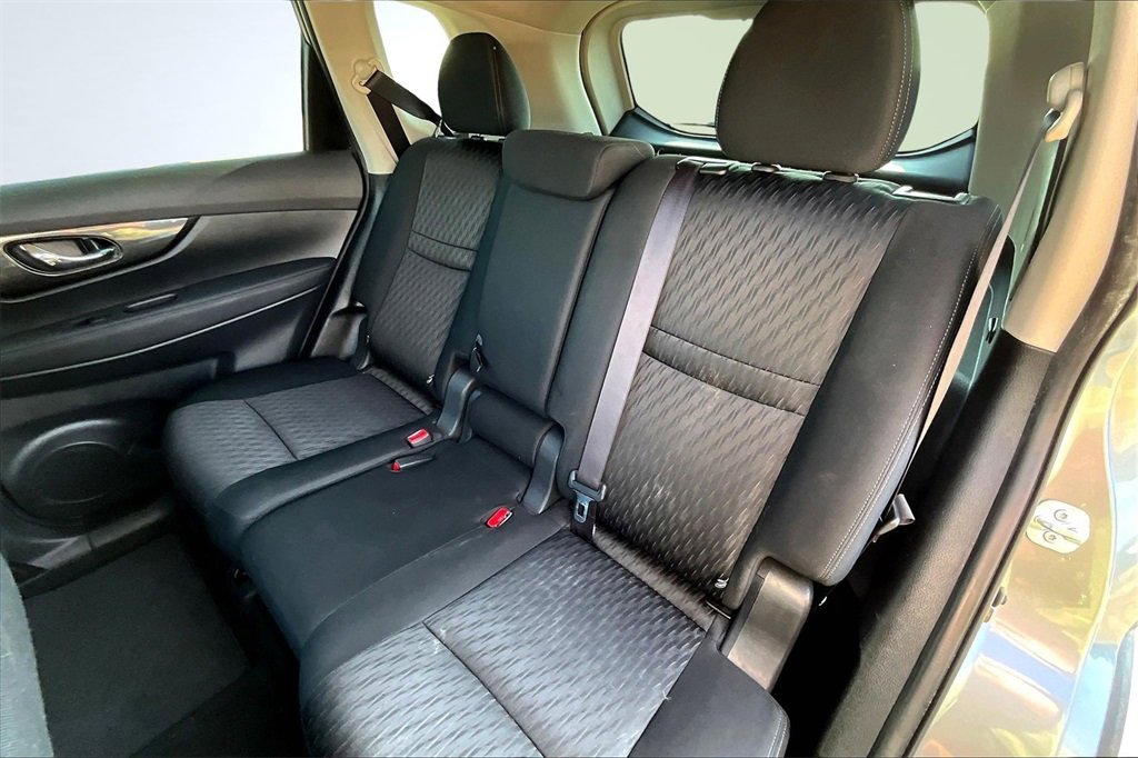 Used 2019 Nissan Rogue SV image 26