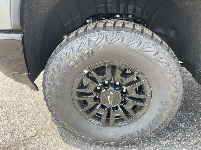 New 2026 Chevrolet Silverado 2500 ZR2 w/ LPO, Dark Essentials Package AWD/4WD image 10