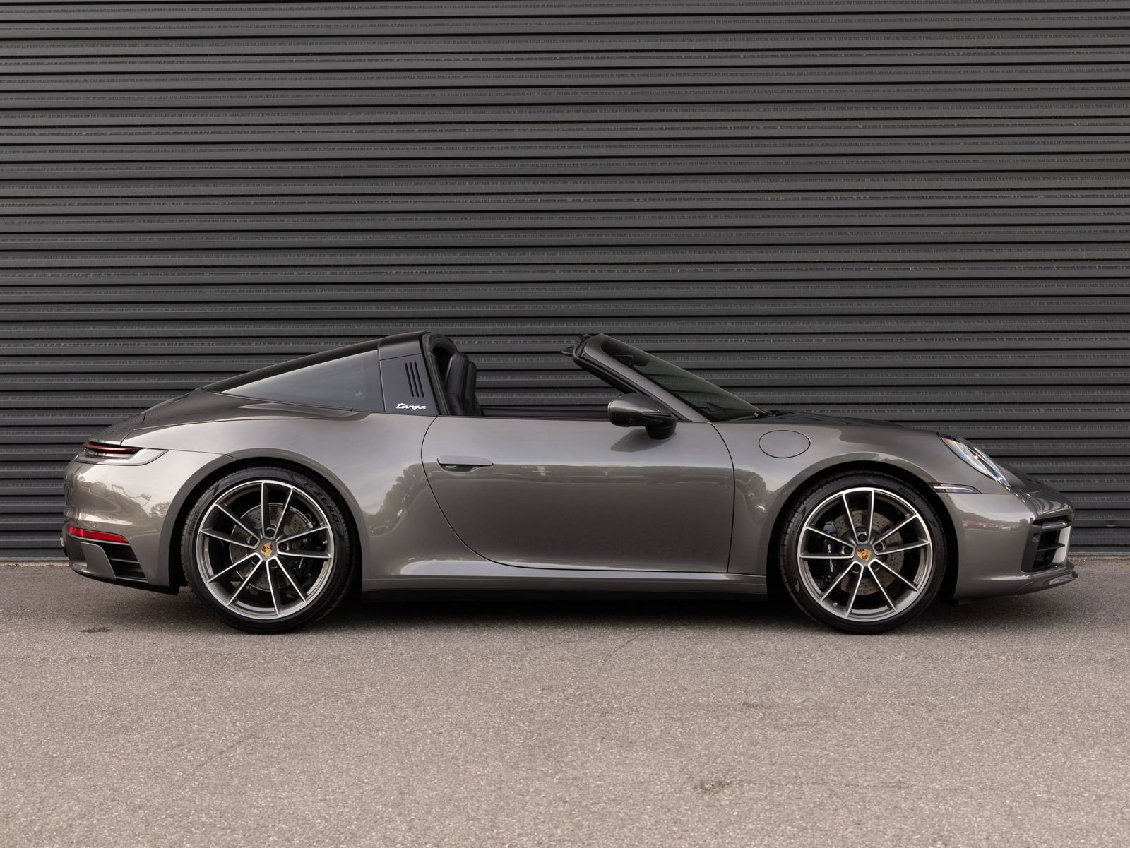 Certified 2024 Porsche 911 Targa 4S w/ Premium Package AWD/4WD image 9