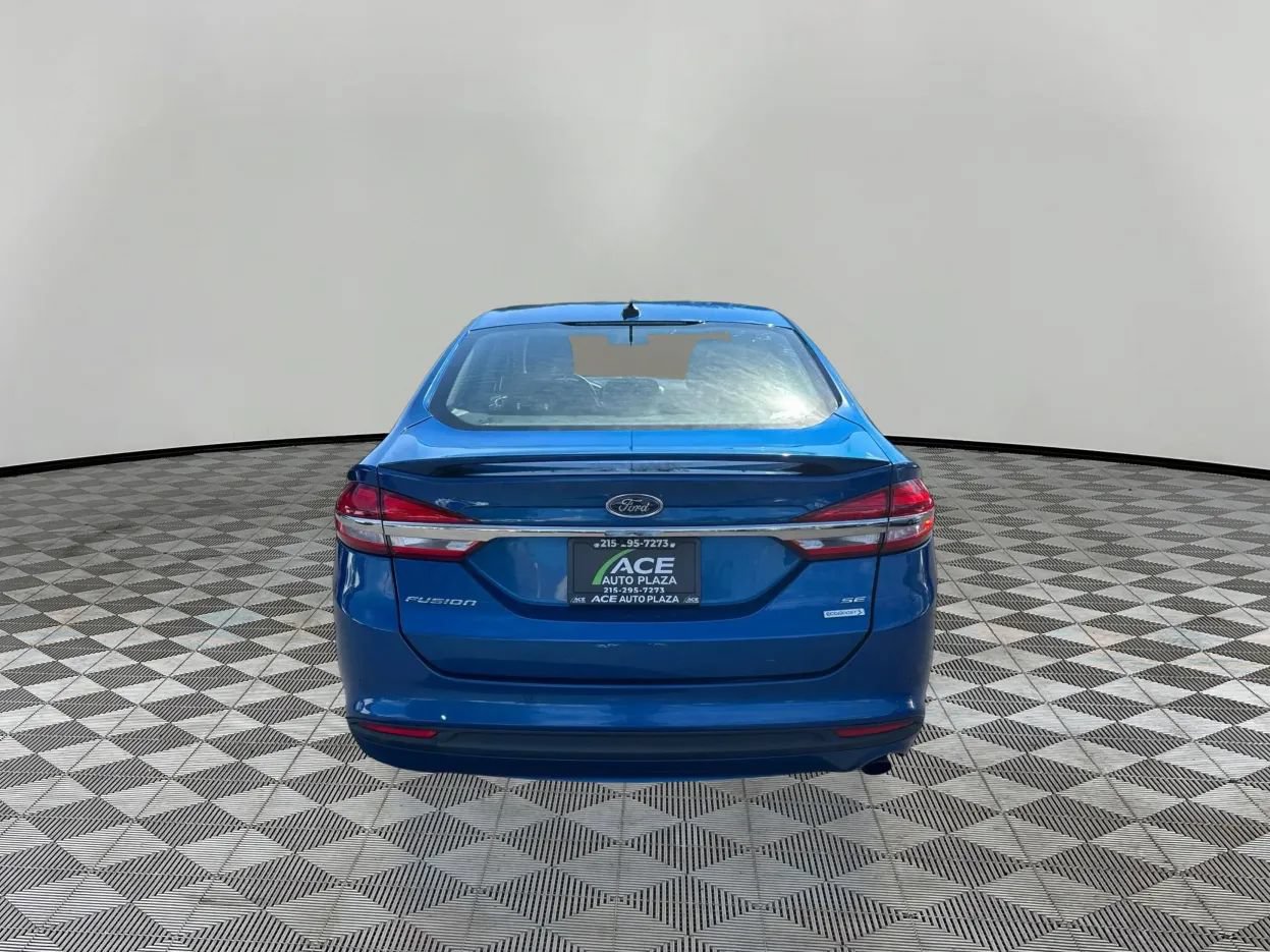 Used 2017 Ford Fusion SE w/ Equipment Group 201A FWD image 6