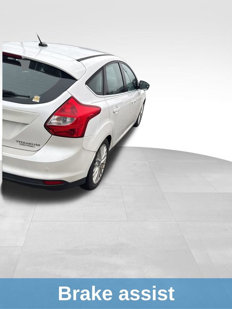 Used 2014 Ford Focus Titanium FWD image 9