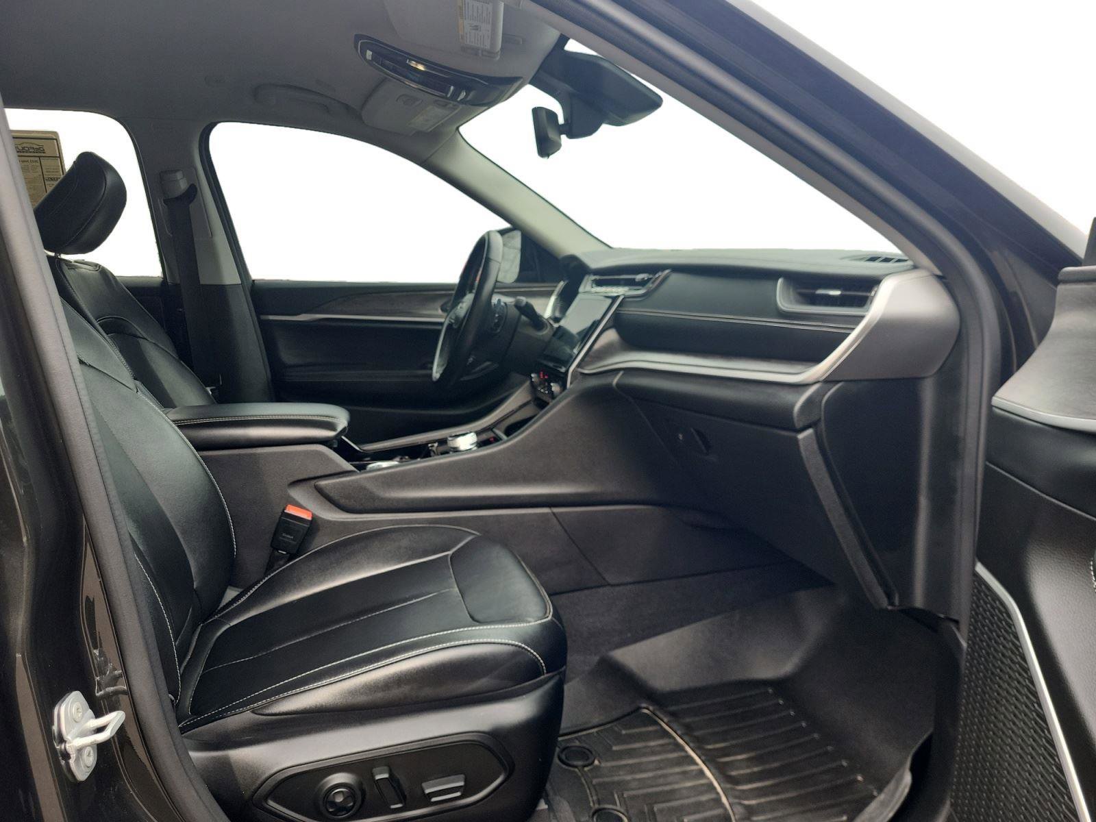 Used 2022 Jeep Grand Cherokee L Limited image 27