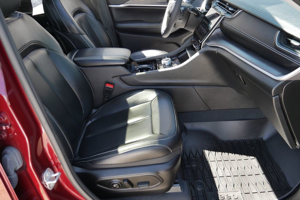 Used 2023 Jeep Grand Cherokee Limited image 21