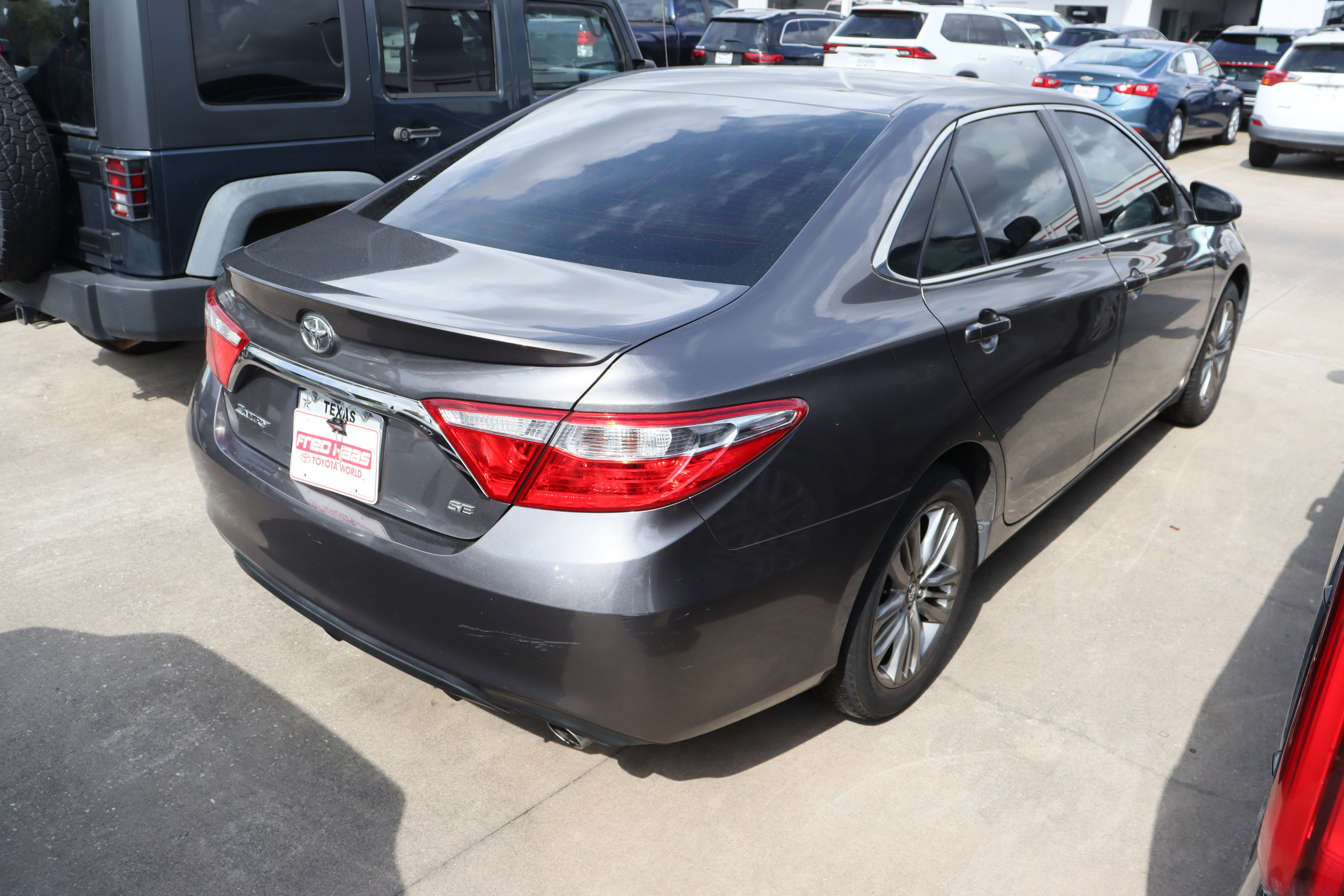Used 2017 Toyota Camry SE image 10