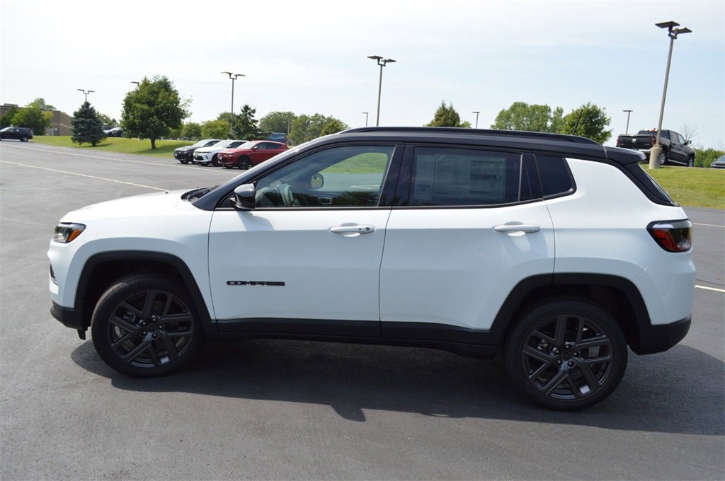 New 2025 Jeep Compass Limited w/ Sun and Sound Group image 7