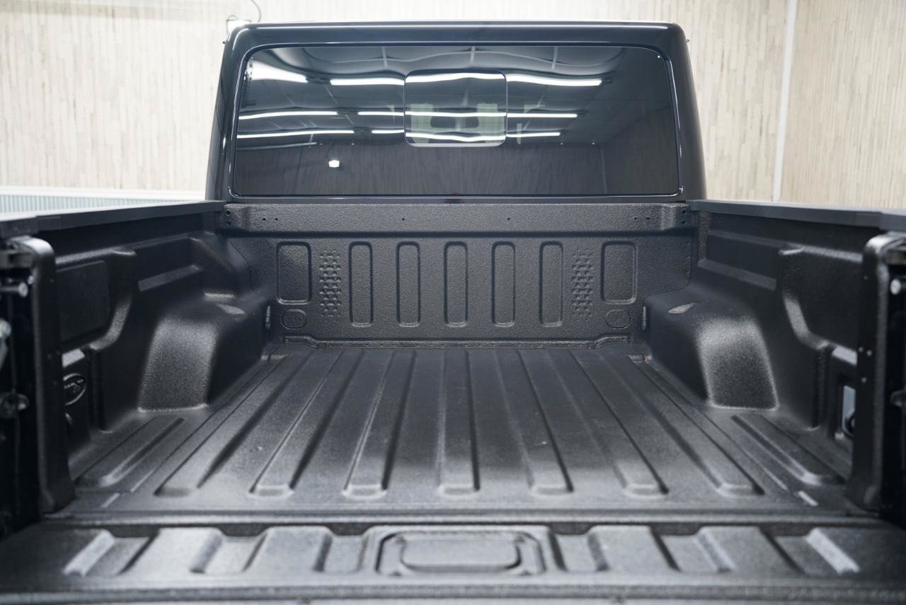 Used 2025 Jeep Gladiator Sport AWD/4WD image 32