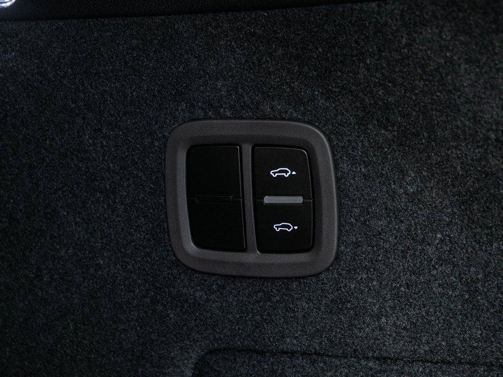 Certified 2026 Porsche Cayenne Coupe AWD/4WD image 32