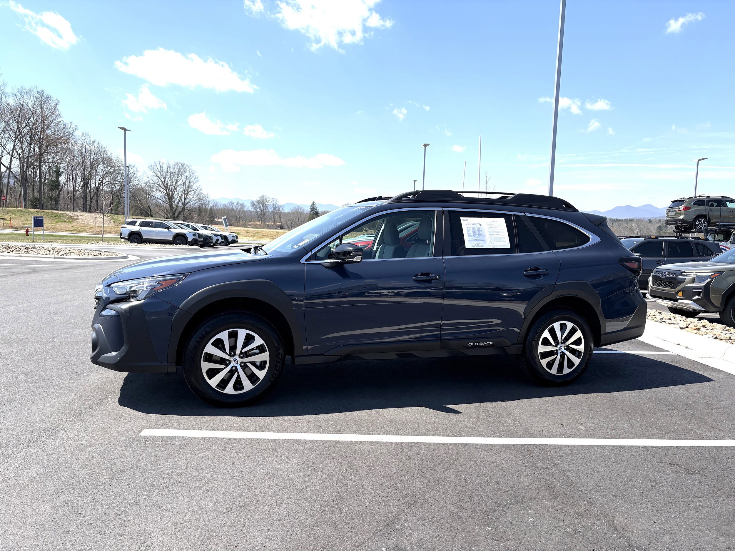 Certified 2025 Subaru Outback Premium image 4