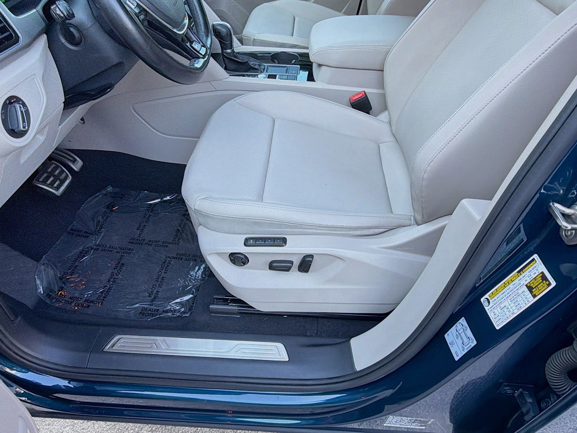 Used 2019 Volkswagen Atlas SEL R-Line image 18