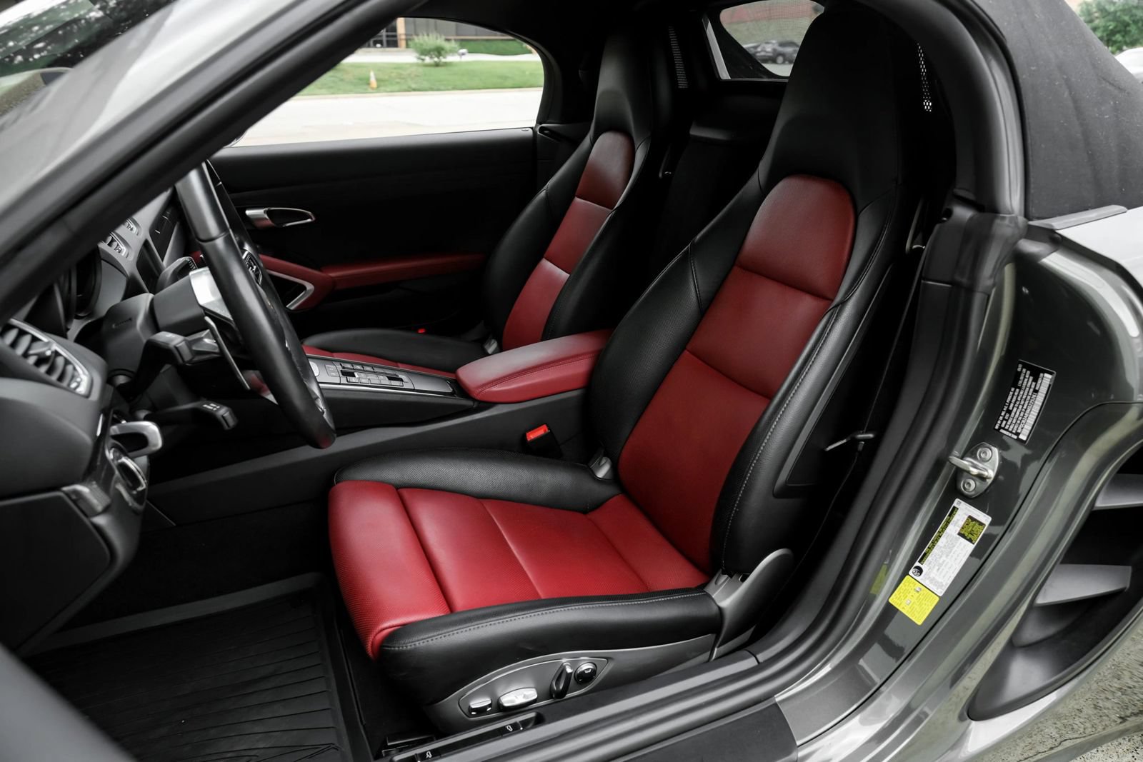 Used 2021 Porsche 718 Boxster S RWD image 39